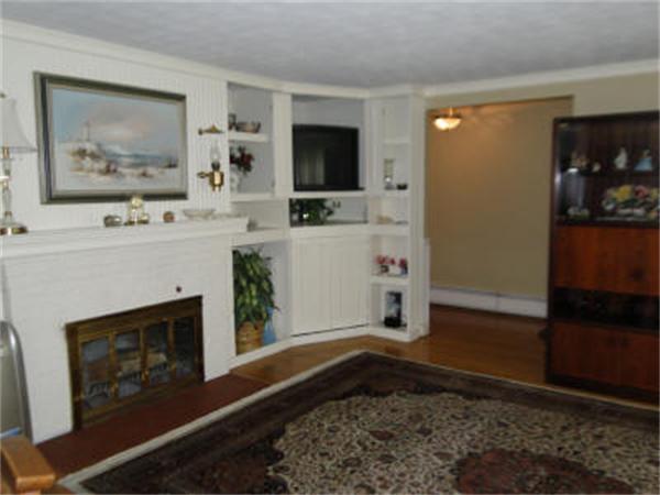 348 Lynn Fells Parkway Saugus, MA 01906 - Photo 15 of 21