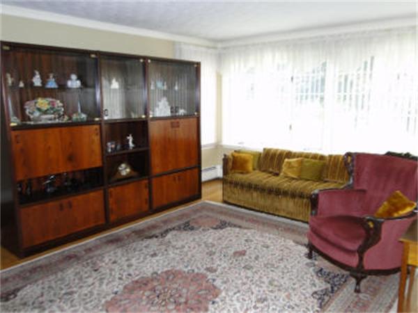 348 Lynn Fells Parkway Saugus, MA 01906 - Photo 16 of 21