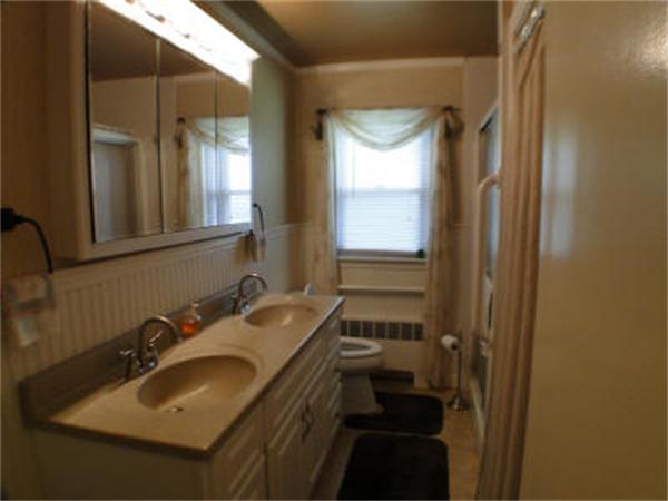 348 Lynn Fells Parkway Saugus, MA 01906 - Photo 17 of 21