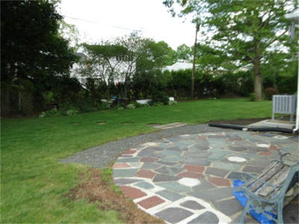 348 Lynn Fells Parkway Saugus, MA 01906 - Photo 4 of 21