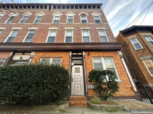 $1,595,000 | 123-14 18th Avenue | College Point