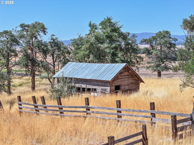 $360,000 | 950 Hoctor Road, Goldendale, WA 98620