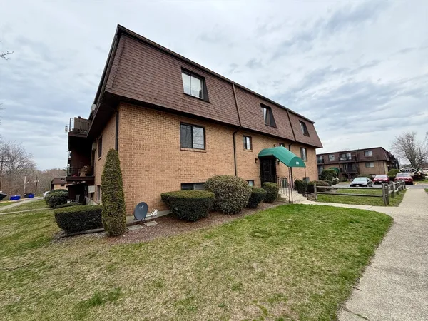 $255,000 | 800 County Street, Unit 23, Taunton, MA 02780