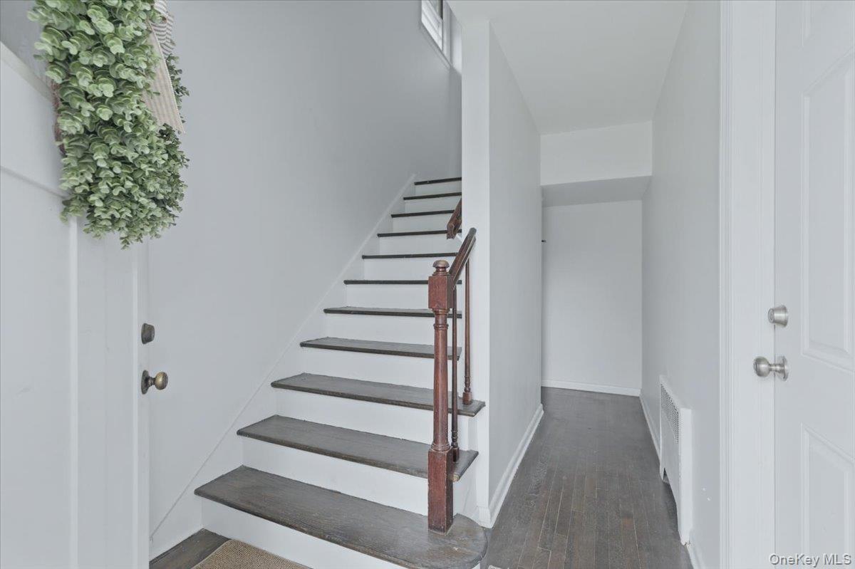 98 Nassau Road, Unit 2 Huntington, NY 11743 - Photo 2 of 23