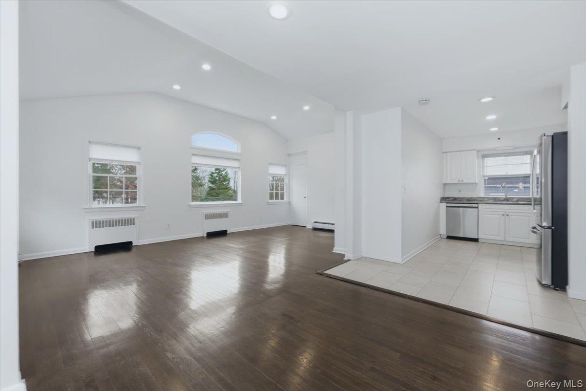 98 Nassau Road, Unit 2 Huntington, NY 11743 - Photo 3 of 23