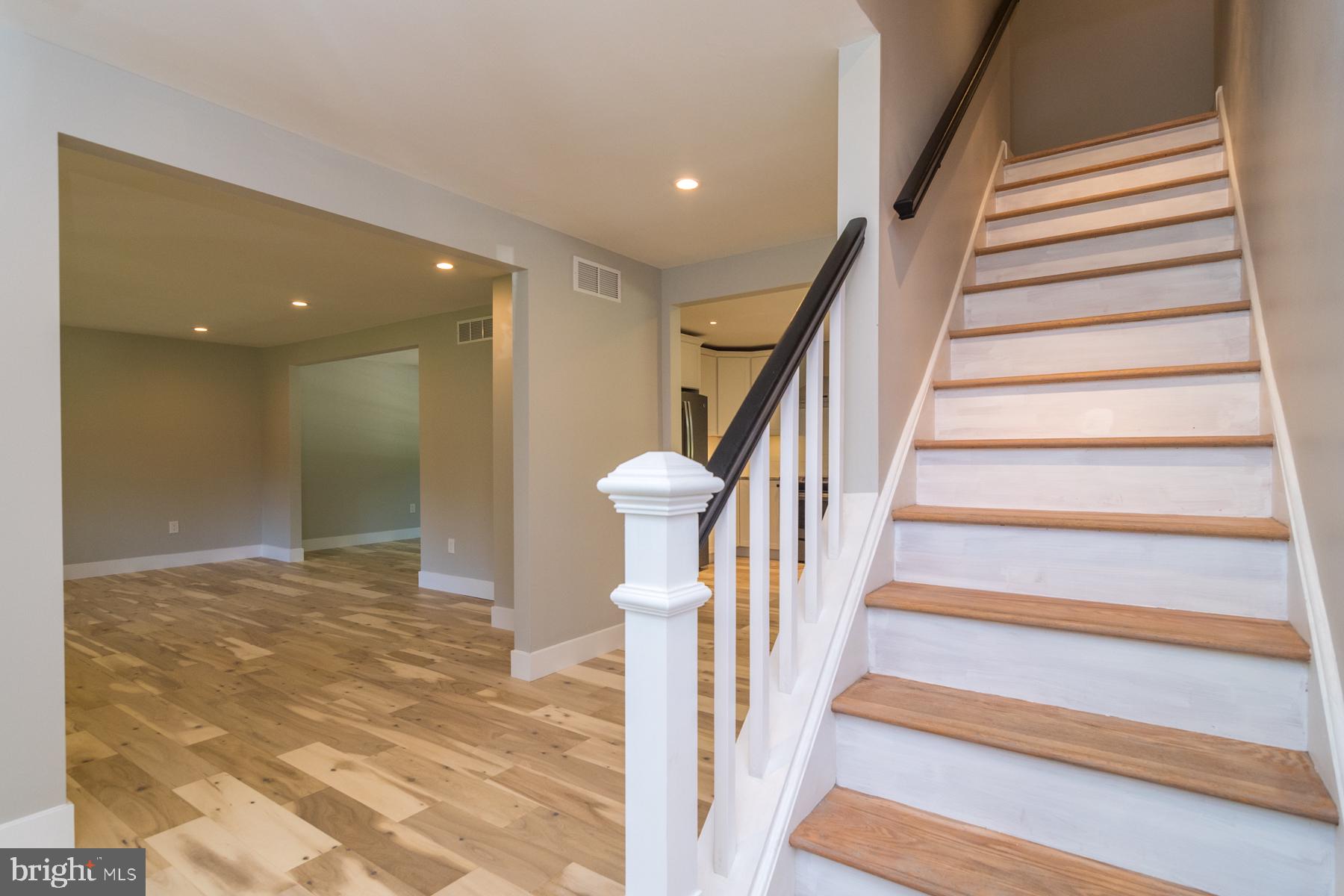 3697 Robin Road Furlong, PA 18925 - Photo 4 of 44