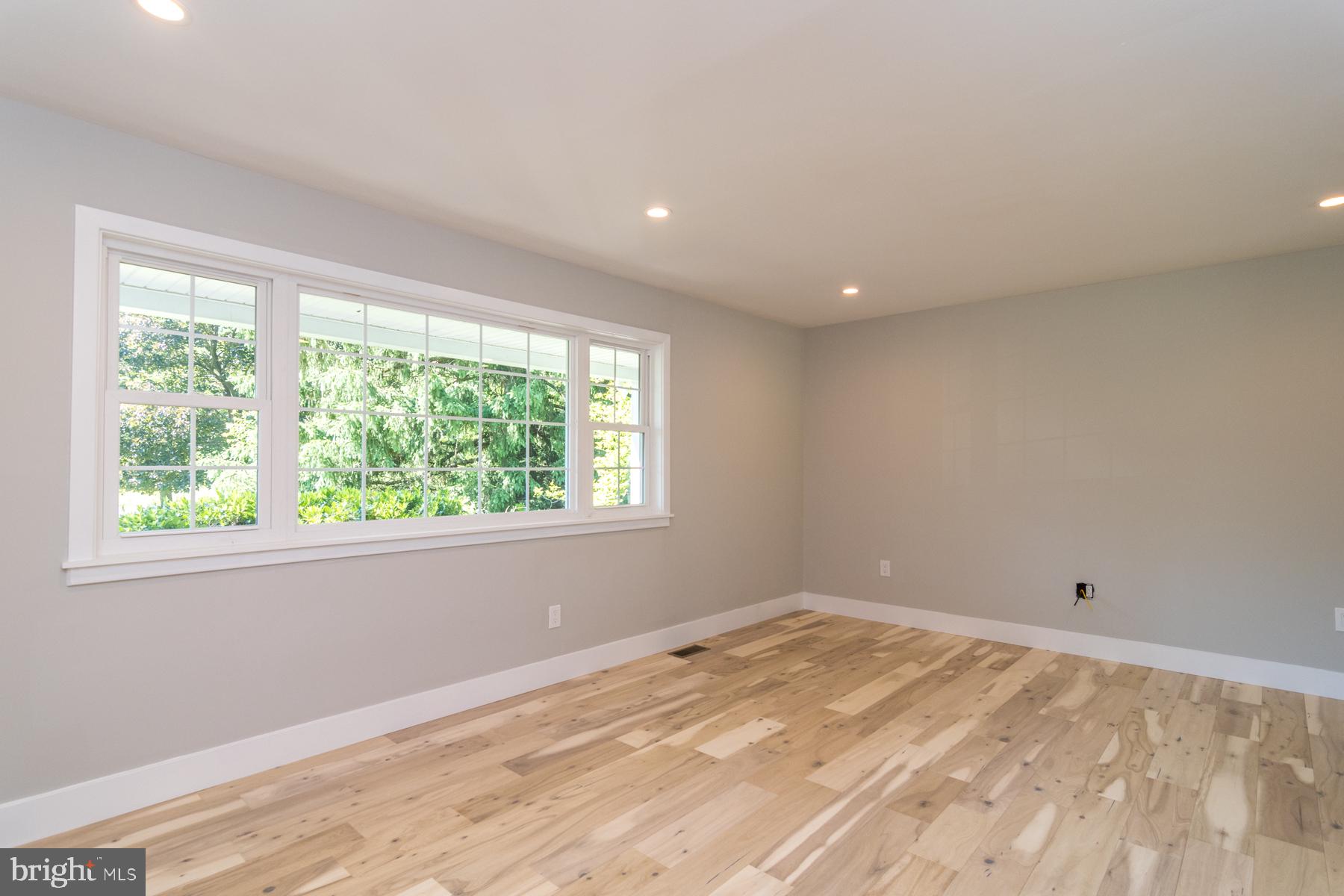 3697 Robin Road Furlong, PA 18925 - Photo 7 of 44