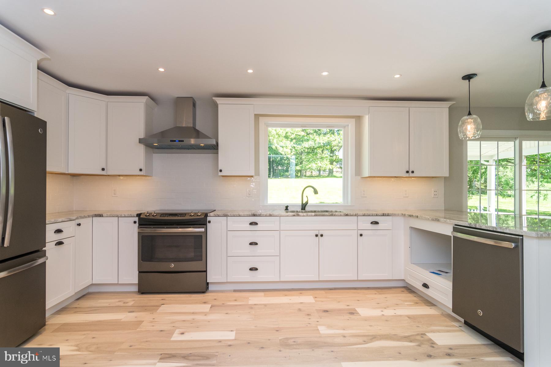 3697 Robin Road Furlong, PA 18925 - Photo 10 of 44 New GE Slate appliances