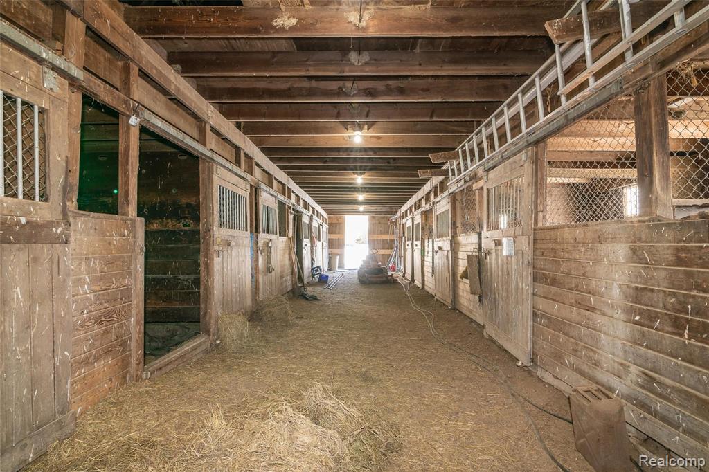 6025 Brighton Road Brighton, MI 48116 - Photo 40 of 45