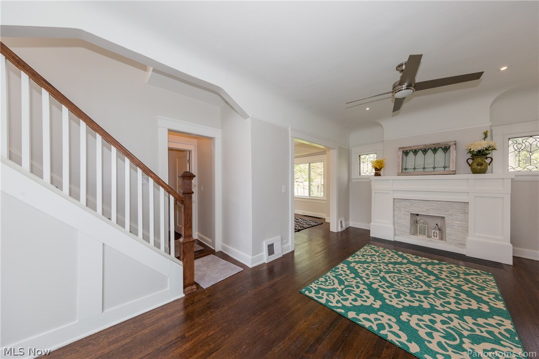 2638 Queenston Road Cleveland Heights, OH 44118 - Photo 3 of 35
