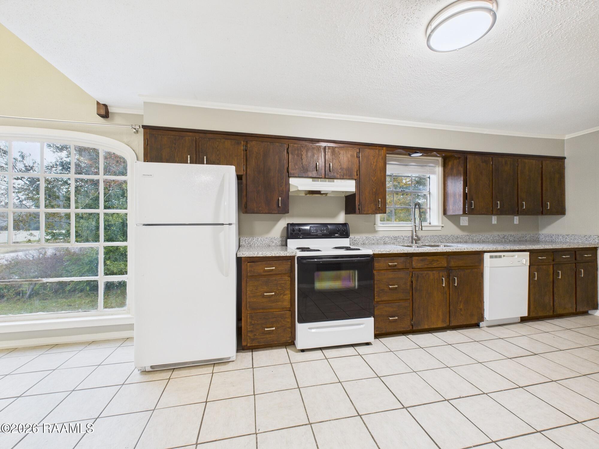 107 Guillot Road, Unit B1 Youngsville, LA 70592 - Photo 4 of 15 CAM04246G0-PR0206-STILL005