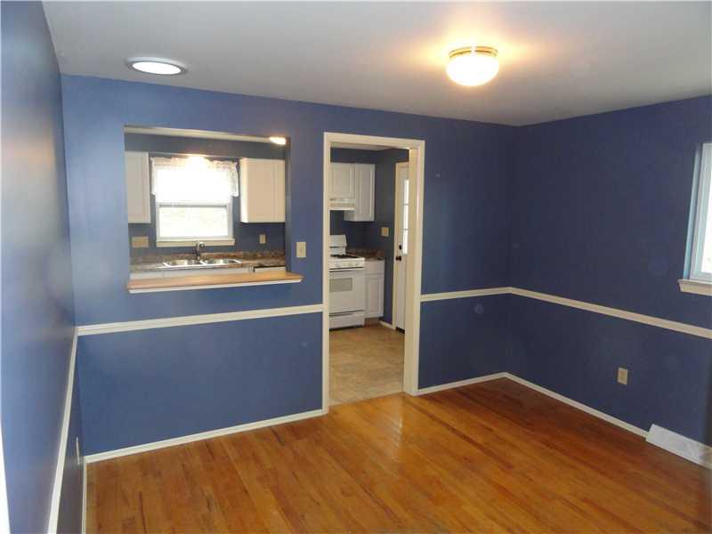 104 Oakglen Road Pittsburgh, PA 15237 - Photo 11 of 14 Dining Room.