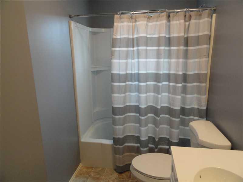 104 Oakglen Road Pittsburgh, PA 15237 - Photo 14 of 14 Full Bath.
