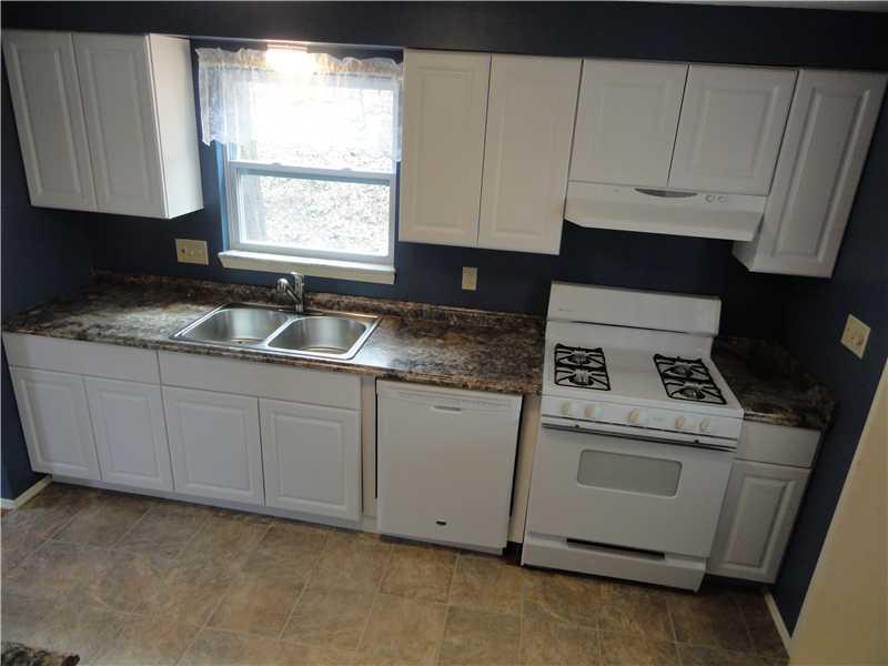 104 Oakglen Road Pittsburgh, PA 15237 - Photo 8 of 14 Kitchen.