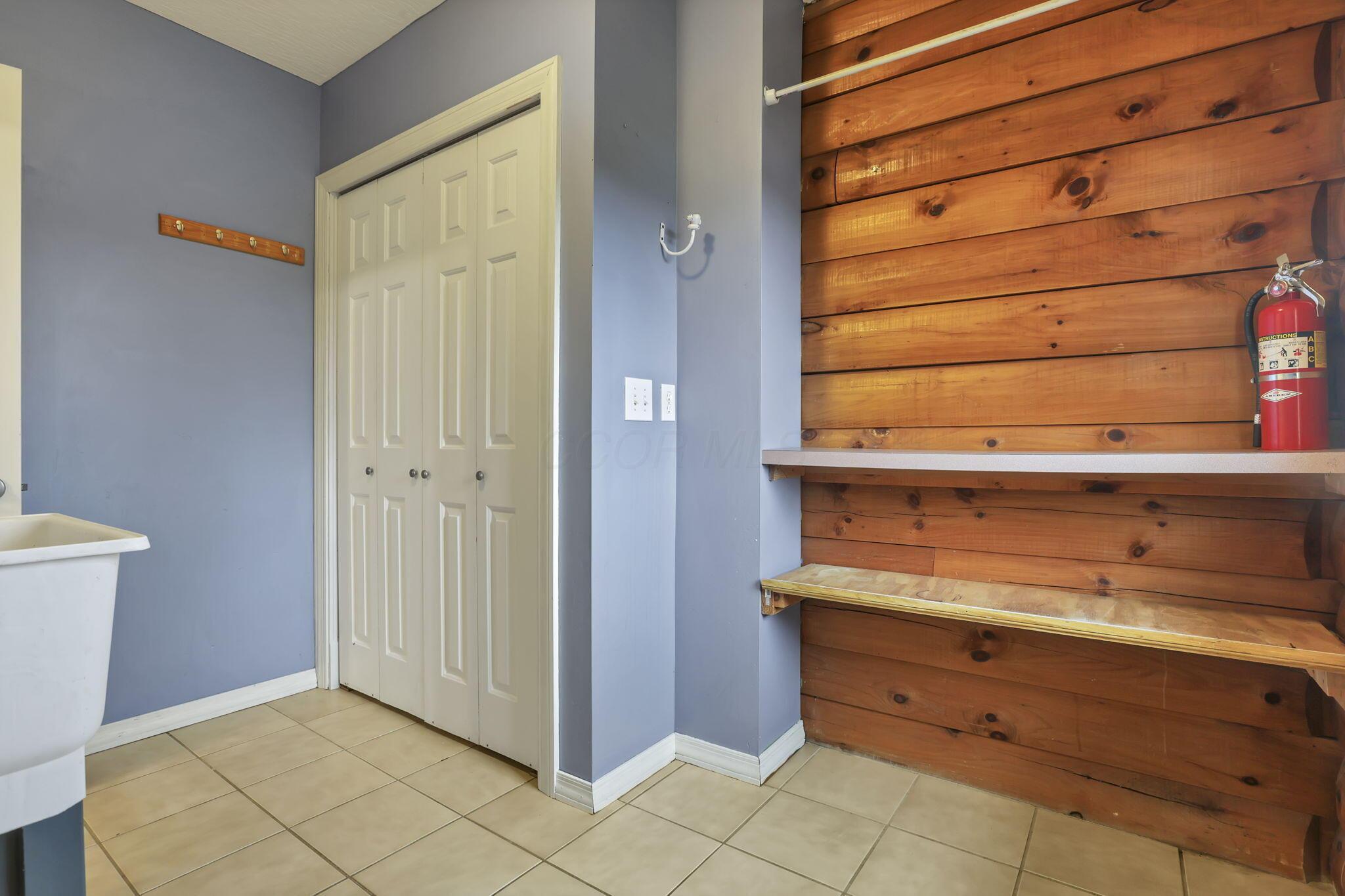 7760 Township Road Fredericktown, OH 43019 - Photo 37 of 74 1st Floor Mud Room
