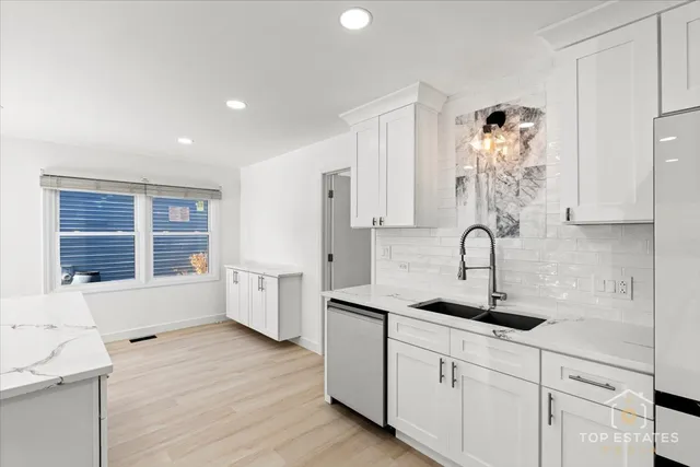 $689,900 | 523 Hamilton Avenue, Westmont, IL 60559