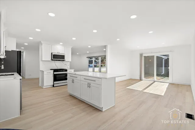 $689,900 | 523 Hamilton Avenue, Westmont, IL 60559