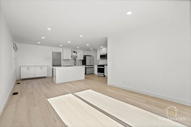 $689,900 | 523 Hamilton Avenue, Westmont, IL 60559