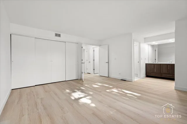 $689,900 | 523 Hamilton Avenue, Westmont, IL 60559