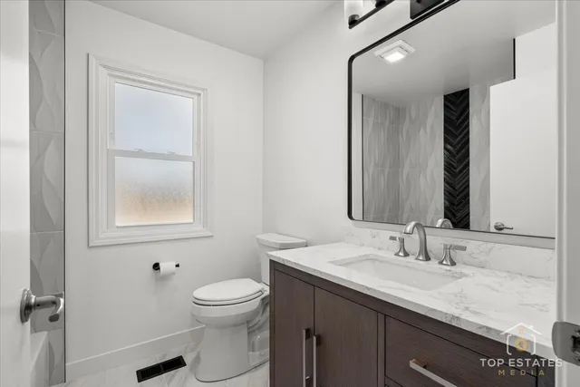 $689,900 | 523 Hamilton Avenue, Westmont, IL 60559