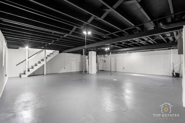 $689,900 | 523 Hamilton Avenue, Westmont, IL 60559