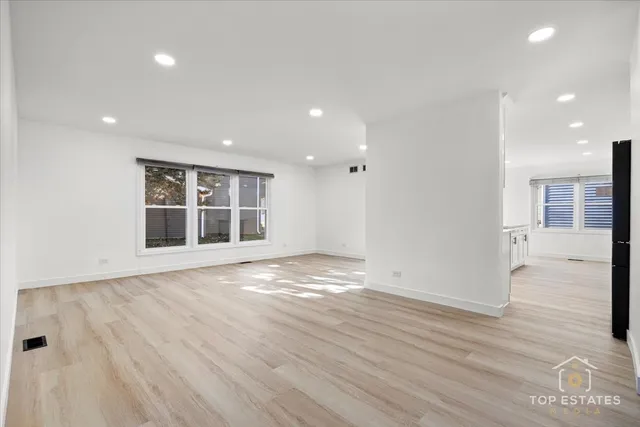 $689,900 | 523 Hamilton Avenue, Westmont, IL 60559