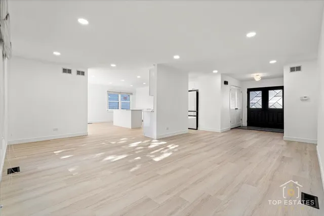 $689,900 | 523 Hamilton Avenue, Westmont, IL 60559