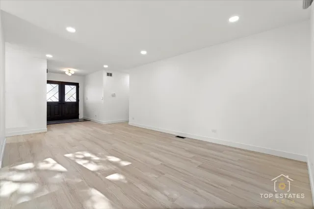 $689,900 | 523 Hamilton Avenue, Westmont, IL 60559