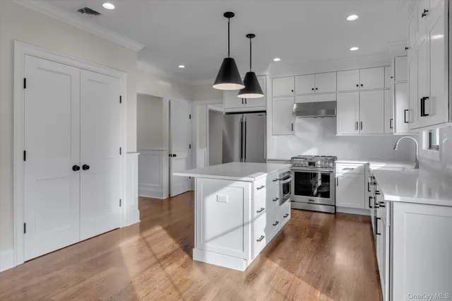 $1,499,000 | 40 North Woodhull Road, Huntington, NY 11743