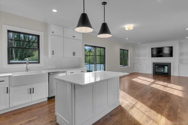 $1,499,000 | 40 North Woodhull Road, Huntington, NY 11743