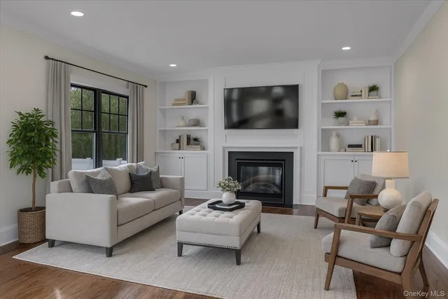 $1,499,000 | 40 North Woodhull Road, Huntington, NY 11743