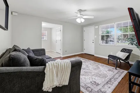 $350,000 | 3915 West State Street, Tampa, FL 33609