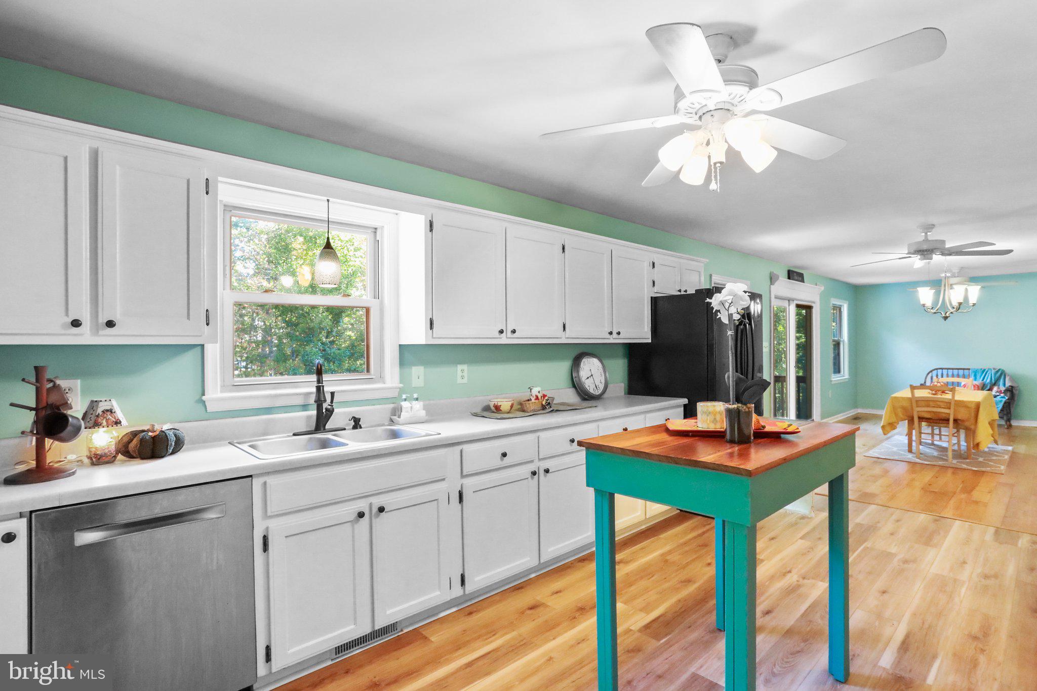 139 Nazareth Drive Fort Valley, VA 22652 - Photo 10 of 31 Kitchen Window overlooking woods Artisan island