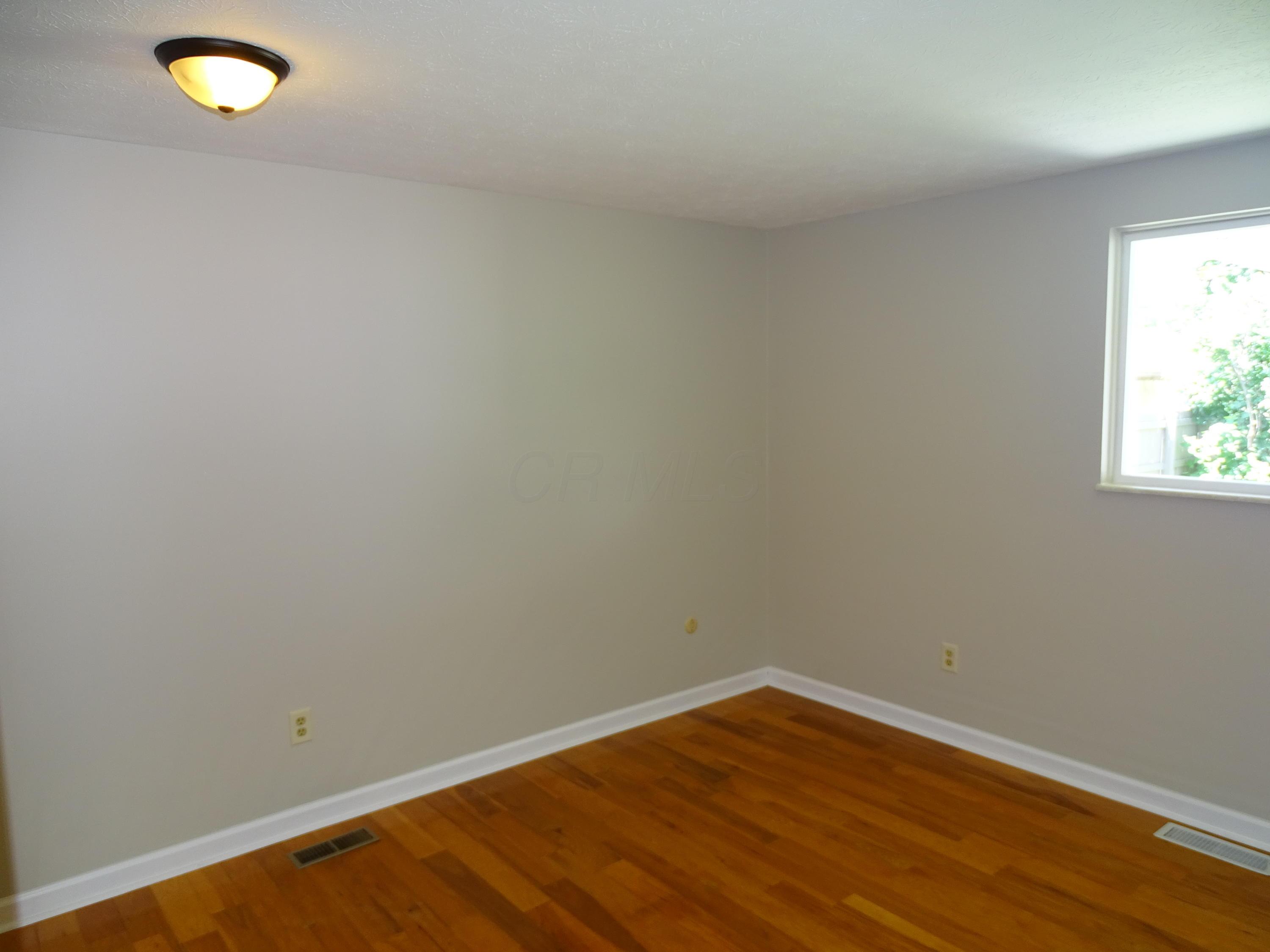 2076 Brookfield Road Columbus, OH 43229 - Photo 16 of 25 Gallery Image 16