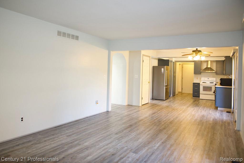 100 Longford Drive Rochester Hills, MI 48309 - Photo 14 of 47
