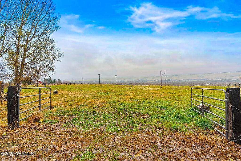 163106 West North River Road Prosser, WA 99350 - Photo 29 of 33 163106WNorthRiverRd-31