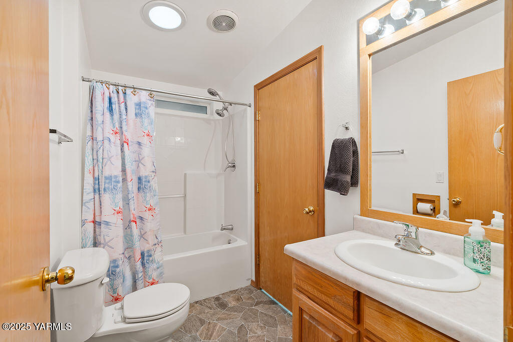 163106 West North River Road Prosser, WA 99350 - Photo 8 of 33 163106WNorthRiverRd-16