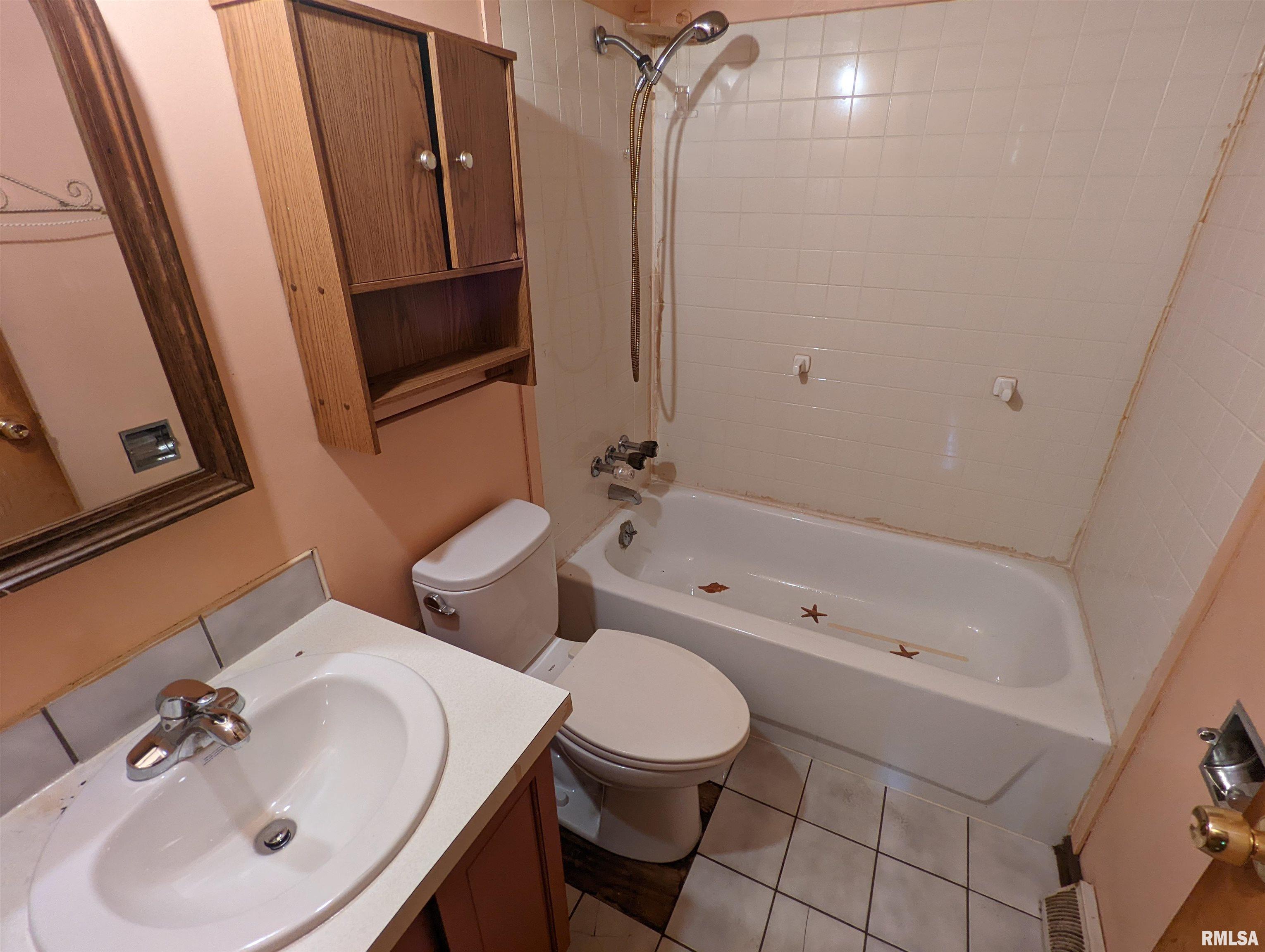 3555 29th Street Bettendorf, IA 52722 - Photo 6 of 13