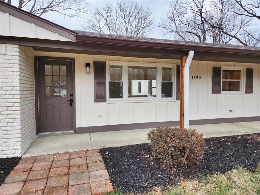 11901 Hoster Road Carmel, IN 46033 - Photo 3 of 32 Gallery Image 3