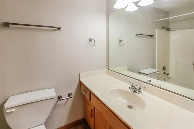 $2,655 | 3545 Southwest Harbor Circle, Lee's Summit, MO 64082