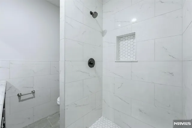 $3,200 | 51 North Maple Avenue, East Orange, NJ 07017