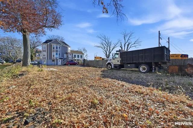 $3,200 | 51 North Maple Avenue, East Orange, NJ 07017
