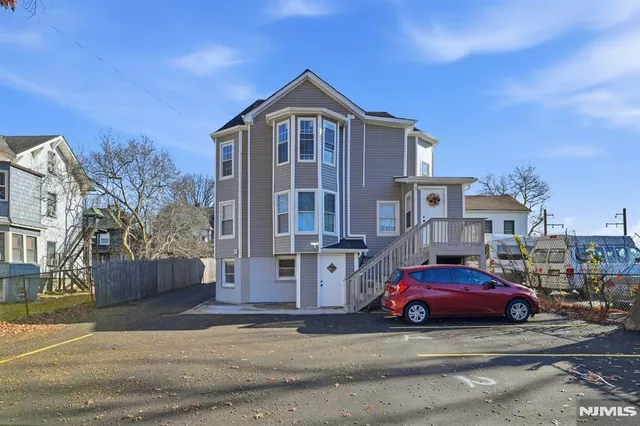 $3,200 | 51 North Maple Avenue, East Orange, NJ 07017