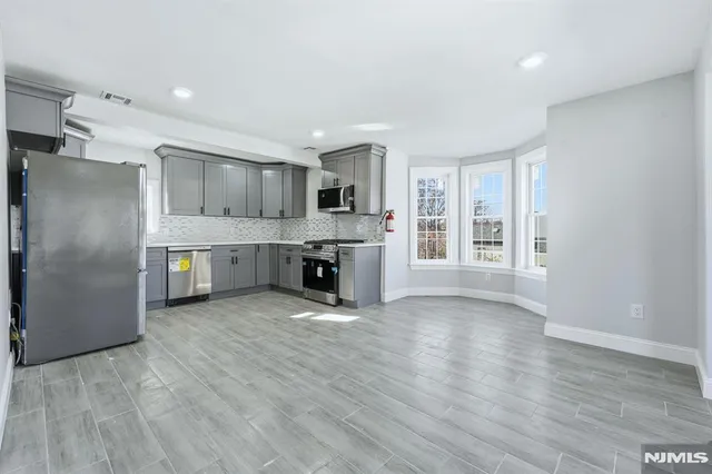 $3,200 | 51 North Maple Avenue, East Orange, NJ 07017