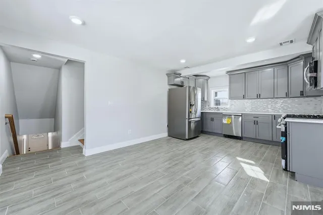 $3,200 | 51 North Maple Avenue, East Orange, NJ 07017