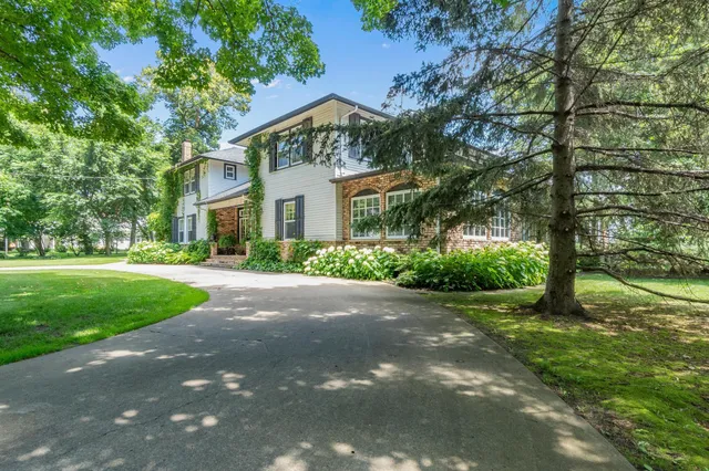 $2,500,000 | 3307 North Nokomis Northeast, Alexandria, MN 56308