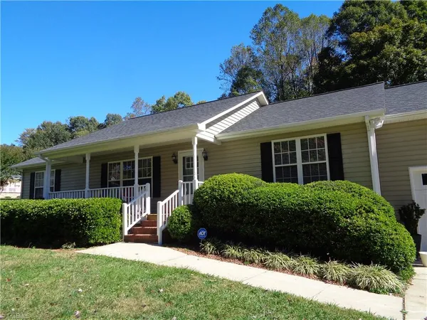 $1,995 | 7608 Keating Drive, Oak Ridge, NC 27310