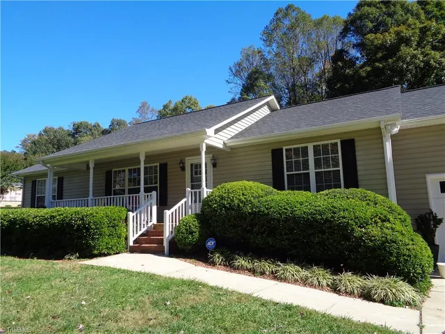 $1,995 | 7608 Keating Drive, Oak Ridge, NC 27310