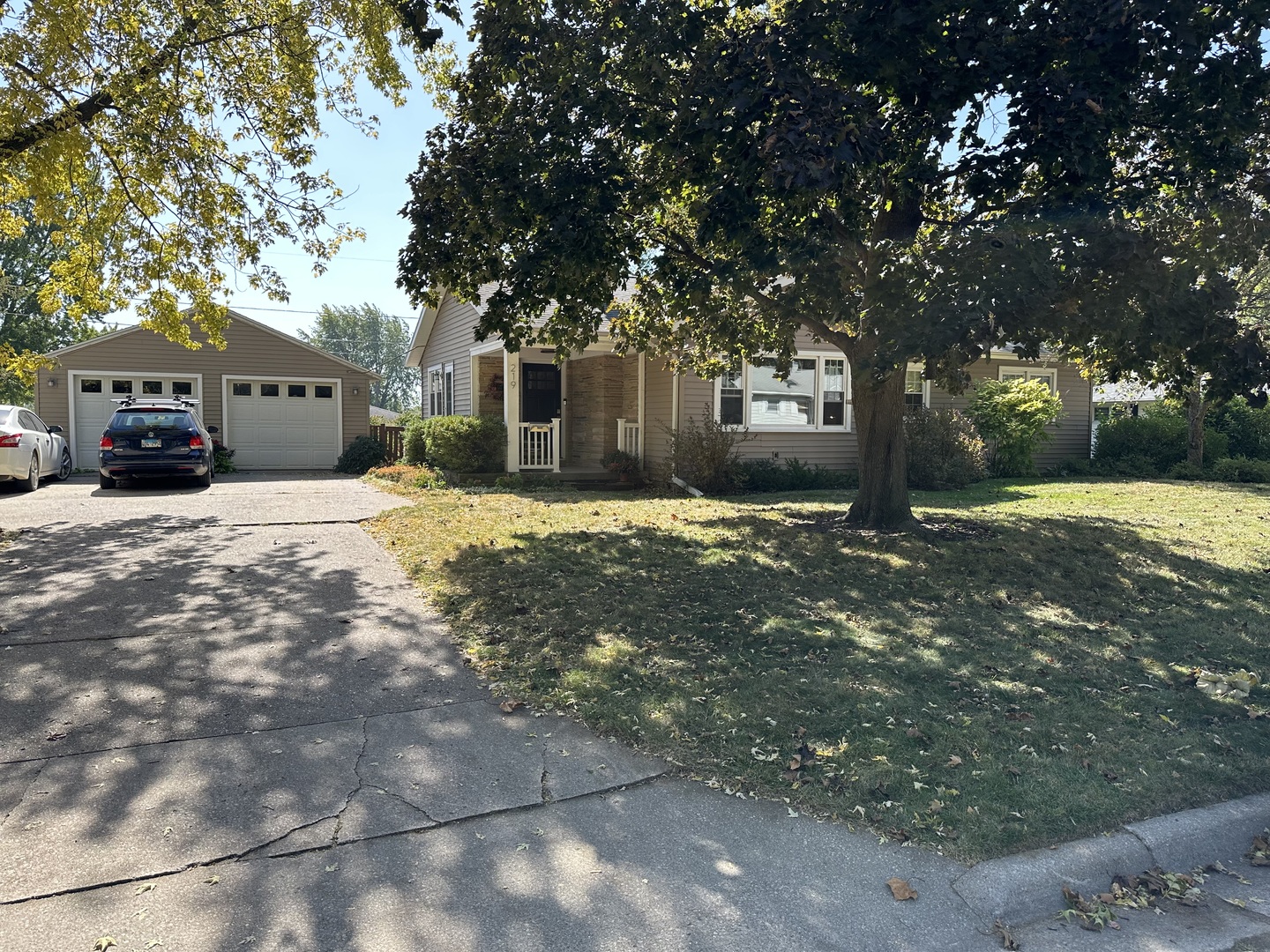 219 Maple Avenue Morrison, IL 61270 - Photo 3 of 43 Gallery Image 3