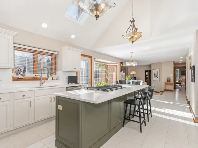 $925,000 | 4005 White Eagle Drive, Naperville, IL 60564